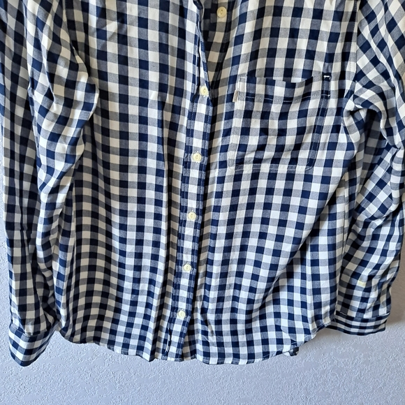 Levi's Blue and White Plaid Button Down Shirt - Picture 3 of 6